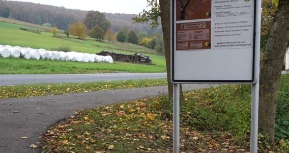 Neuer Aushang mit Infos rund um den Tennisverein Neuer Aushang mit Infos rund um den Tennisverein